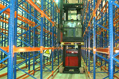 窄(zhǎi)巷道重型(xíng)貨架